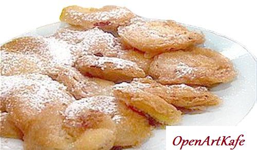 Яблочные оладьи